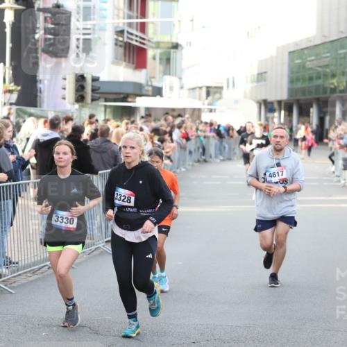 12.06.2026 - Holstenköstenlauf Andreas Tolksdorf http://msf.ph/oto/9747908 12.06.2026 20:05:31 Laufen 3330, 3328, 1, 4617 meine-sportfotos.de
