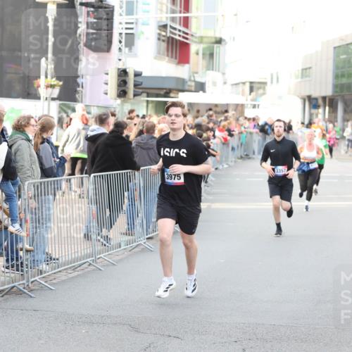 12.06.2026 - Holstenköstenlauf Andreas Tolksdorf http://msf.ph/oto/9747911 12.06.2026 20:05:36 Laufen 3975, 3357 meine-sportfotos.de