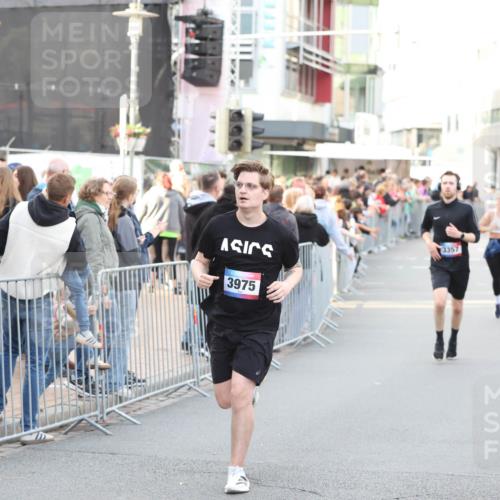 12.06.2026 - Holstenköstenlauf Andreas Tolksdorf http://msf.ph/oto/9747913 12.06.2026 20:05:36 Laufen 3975, 3357 meine-sportfotos.de
