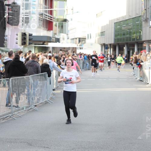 12.06.2026 - Holstenköstenlauf Andreas Tolksdorf http://msf.ph/oto/9747953 12.06.2026 20:06:35 Laufen 959 meine-sportfotos.de