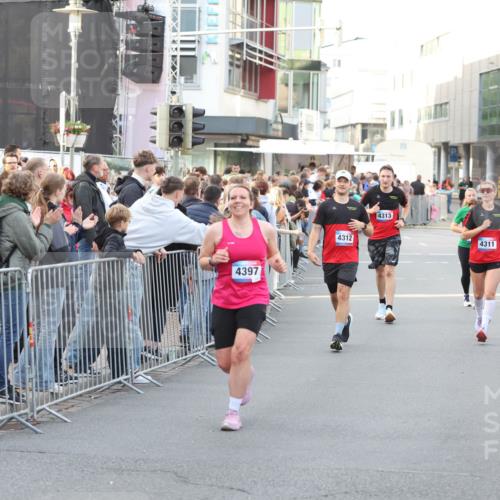 12.06.2026 - Holstenköstenlauf Andreas Tolksdorf http://msf.ph/oto/9747989 12.06.2026 20:07:25 Laufen 14, 17, 4397, 4312, 4313, 4311 meine-sportfotos.de