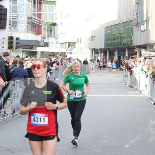 12.06.2026 - Holstenköstenlauf Andreas Tolksdorf http://msf.ph/oto/9747996 12.06.2026 20:07:30 Laufen 4313, 4311, 159 meine-sportfotos.de