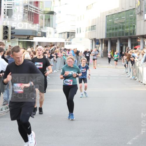 12.06.2026 - Holstenköstenlauf Andreas Tolksdorf http://msf.ph/oto/9748024 12.06.2026 20:08:13 Laufen 3696, 97, 4590, 4543, 3843 meine-sportfotos.de