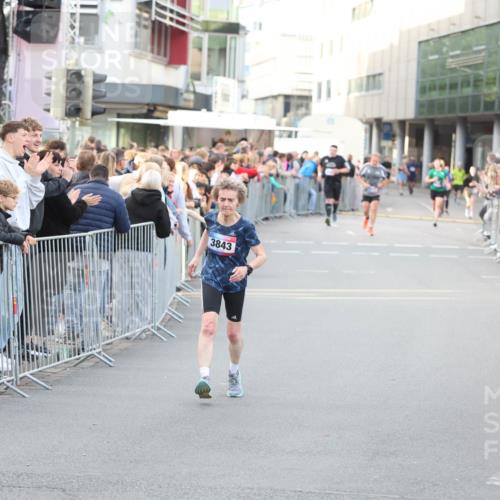 12.06.2026 - Holstenköstenlauf Andreas Tolksdorf http://msf.ph/oto/9748029 12.06.2026 20:08:16 Laufen 3843 meine-sportfotos.de