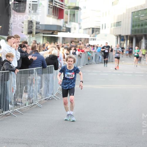 12.06.2026 - Holstenköstenlauf Andreas Tolksdorf http://msf.ph/oto/9748030 12.06.2026 20:08:16 Laufen 3843 meine-sportfotos.de