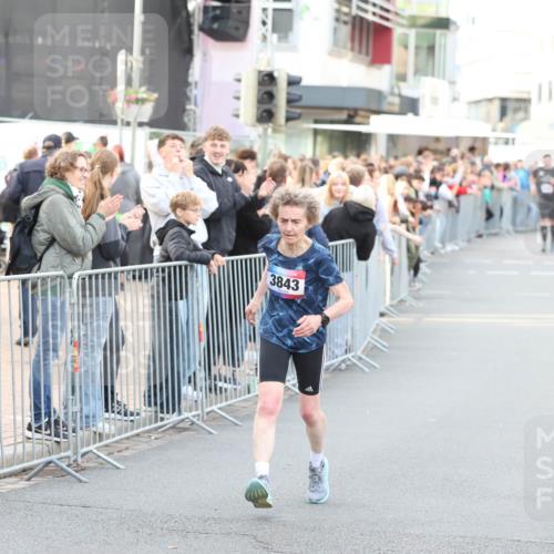 12.06.2026 - Holstenköstenlauf Andreas Tolksdorf http://msf.ph/oto/9748032 12.06.2026 20:08:17 Laufen 14, 1, 3843 meine-sportfotos.de