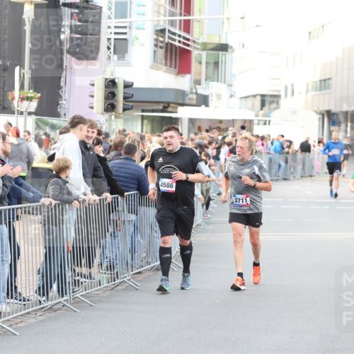 12.06.2026 - Holstenköstenlauf Andreas Tolksdorf http://msf.ph/oto/9748035 12.06.2026 20:08:26 Laufen 4872, 96, 4586, 3711, 4120 meine-sportfotos.de