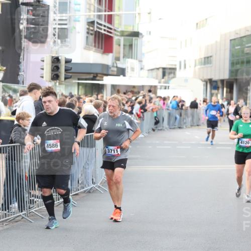 12.06.2026 - Holstenköstenlauf Andreas Tolksdorf http://msf.ph/oto/9748037 12.06.2026 20:08:27 Laufen 4586, 3711, 4120 meine-sportfotos.de