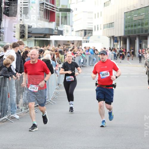 12.06.2026 - Holstenköstenlauf Andreas Tolksdorf http://msf.ph/oto/9748069 12.06.2026 20:09:24 Laufen 3863, 4825, 3650 meine-sportfotos.de