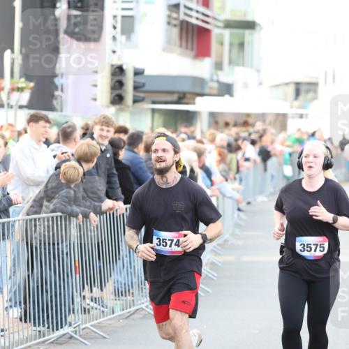 12.06.2026 - Holstenköstenlauf Andreas Tolksdorf http://msf.ph/oto/9748084 12.06.2026 20:09:48 Laufen 3574, 3575 meine-sportfotos.de