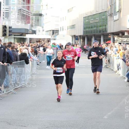 12.06.2026 - Holstenköstenlauf Andreas Tolksdorf http://msf.ph/oto/9748088 12.06.2026 20:09:54 Laufen 4854, 3049, 3139 meine-sportfotos.de