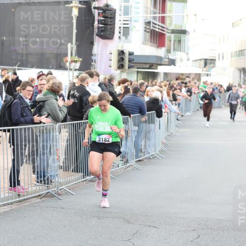 12.06.2026 - Holstenköstenlauf Andreas Tolksdorf http://msf.ph/oto/9748096 12.06.2026 20:10:07 Laufen 3182 meine-sportfotos.de