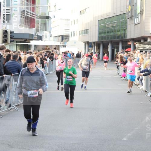 12.06.2026 - Holstenköstenlauf Andreas Tolksdorf http://msf.ph/oto/9748101 12.06.2026 20:10:16 Laufen 3588, 4355, 4160, 3764, 4386 meine-sportfotos.de