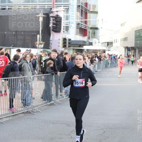 12.06.2026 - Holstenköstenlauf Andreas Tolksdorf http://msf.ph/oto/9748112 12.06.2026 20:10:28 Laufen 112, 20, 3516 meine-sportfotos.de