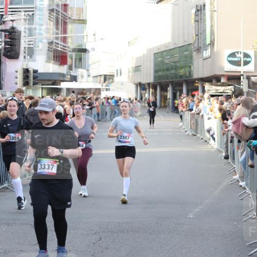 12.06.2026 - Holstenköstenlauf Andreas Tolksdorf http://msf.ph/oto/9748141 12.06.2026 20:11:26 Laufen 3359, 3337, 38, 3387 meine-sportfotos.de