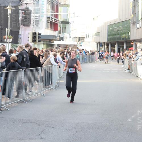 12.06.2026 - Holstenköstenlauf Andreas Tolksdorf http://msf.ph/oto/9748149 12.06.2026 20:12:01 Laufen 3659 meine-sportfotos.de