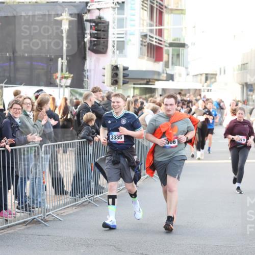12.06.2026 - Holstenköstenlauf Andreas Tolksdorf http://msf.ph/oto/9748156 12.06.2026 20:12:19 Laufen 3335, 306 meine-sportfotos.de