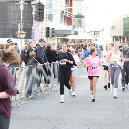 12.06.2026 - Holstenköstenlauf Andreas Tolksdorf http://msf.ph/oto/9748161 12.06.2026 20:12:24 Laufen 4658, 4389, 4, 3371, 1433, 4822 meine-sportfotos.de