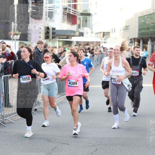 12.06.2026 - Holstenköstenlauf Andreas Tolksdorf http://msf.ph/oto/9748164 12.06.2026 20:12:25 Laufen 4658, 2030, 4389, 3371, 4822, 1433 meine-sportfotos.de