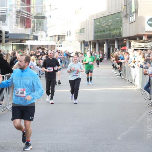 12.06.2026 - Holstenköstenlauf Andreas Tolksdorf http://msf.ph/oto/9748173 12.06.2026 20:12:45 Laufen 3140, 2201, 3204, 4148 meine-sportfotos.de