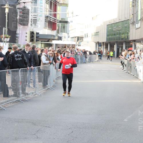 12.06.2026 - Holstenköstenlauf Andreas Tolksdorf http://msf.ph/oto/9748200 12.06.2026 20:13:43 Laufen 3917 meine-sportfotos.de