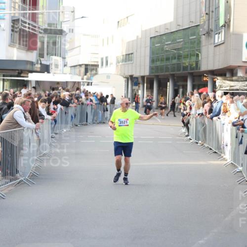 12.06.2026 - Holstenköstenlauf Andreas Tolksdorf http://msf.ph/oto/9748206 12.06.2026 20:14:09 Laufen 3521 meine-sportfotos.de