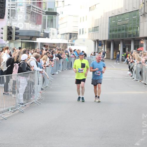 12.06.2026 - Holstenköstenlauf Andreas Tolksdorf http://msf.ph/oto/9748231 12.06.2026 20:15:29 Laufen 3598, 3596, 1113 meine-sportfotos.de