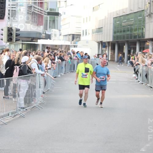 12.06.2026 - Holstenköstenlauf Andreas Tolksdorf http://msf.ph/oto/9748232 12.06.2026 20:15:29 Laufen 3598, 3596 meine-sportfotos.de