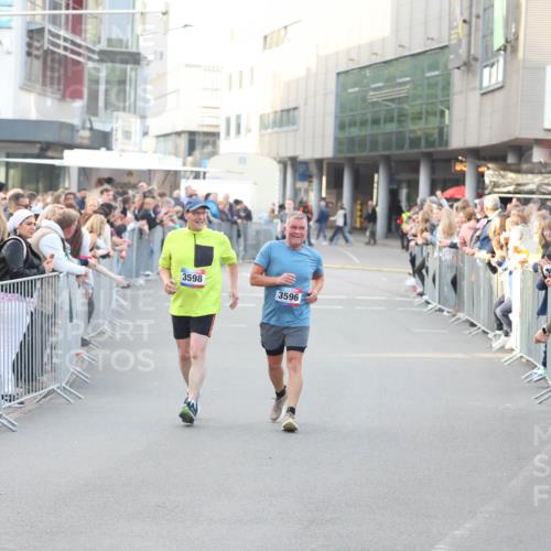12.06.2026 - Holstenköstenlauf Andreas Tolksdorf http://msf.ph/oto/9748234 12.06.2026 20:15:31 Laufen 3598, 3596 meine-sportfotos.de
