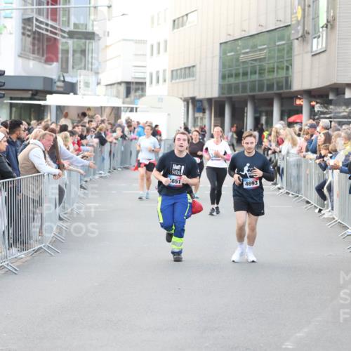 12.06.2026 - Holstenköstenlauf Andreas Tolksdorf http://msf.ph/oto/9748241 12.06.2026 20:16:15 Laufen 651, 3486, 4693 meine-sportfotos.de