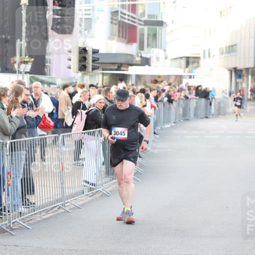 12.06.2026 - Holstenköstenlauf Andreas Tolksdorf http://msf.ph/oto/9748257 12.06.2026 20:16:39 Laufen 3045 meine-sportfotos.de