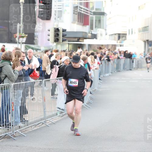 12.06.2026 - Holstenköstenlauf Andreas Tolksdorf http://msf.ph/oto/9748258 12.06.2026 20:16:39 Laufen 3045 meine-sportfotos.de