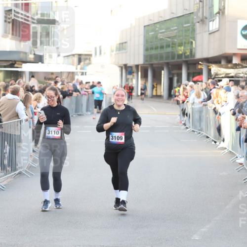 12.06.2026 - Holstenköstenlauf Andreas Tolksdorf http://msf.ph/oto/9748269 12.06.2026 20:17:02 Laufen 3110, 3109 meine-sportfotos.de