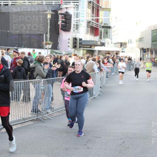 12.06.2026 - Holstenköstenlauf Andreas Tolksdorf http://msf.ph/oto/9748278 12.06.2026 20:17:43 Laufen 4369, 3261, 3222 meine-sportfotos.de