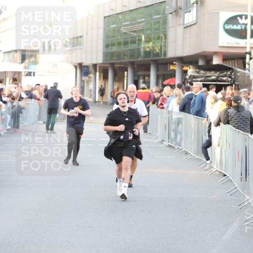 12.06.2026 - Holstenköstenlauf Andreas Tolksdorf http://msf.ph/oto/9748294 12.06.2026 20:21:39 Laufen 759 meine-sportfotos.de