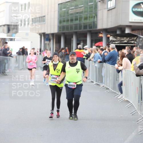 12.06.2026 - Holstenköstenlauf Andreas Tolksdorf http://msf.ph/oto/9748324 12.06.2026 20:24:43 Laufen 4866 meine-sportfotos.de