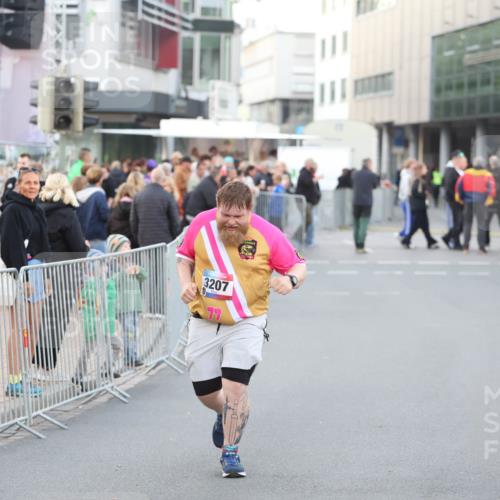 12.06.2026 - Holstenköstenlauf Andreas Tolksdorf http://msf.ph/oto/9748337 12.06.2026 20:25:02 Laufen 3207 meine-sportfotos.de