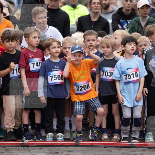 12.06.2026 - Holstenköstenlauf Michael Strokosch http://msf.ph/oto/9748360 12.06.2026 14:55:54 Laufen 36, 7465, 034, 710, 7412, 7500, 7208, 36, 703, 36, 7519, 36, 7176, 7026 meine-sportfotos.de