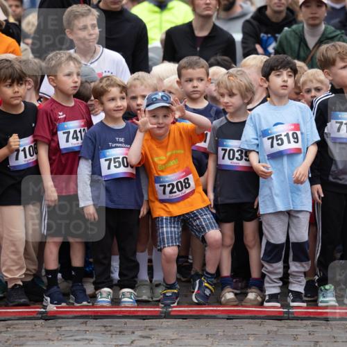 12.06.2026 - Holstenköstenlauf Michael Strokosch http://msf.ph/oto/9748361 12.06.2026 14:55:54 Laufen 465, 1034, 7106, 36, 7412, 750, 7208, 36, 7039, 7519, 36, 7176, 7026, 707 meine-sportfotos.de