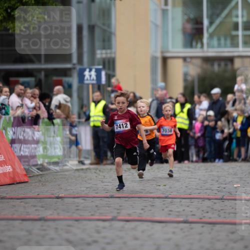 12.06.2026 - Holstenköstenlauf Michael Strokosch http://msf.ph/oto/9748389 12.06.2026 15:01:31 Laufen 7412, 8, 7038 meine-sportfotos.de