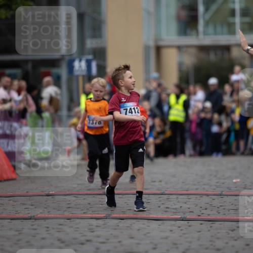 12.06.2026 - Holstenköstenlauf Michael Strokosch http://msf.ph/oto/9748397 12.06.2026 15:01:33 Laufen 7376, 7412 meine-sportfotos.de
