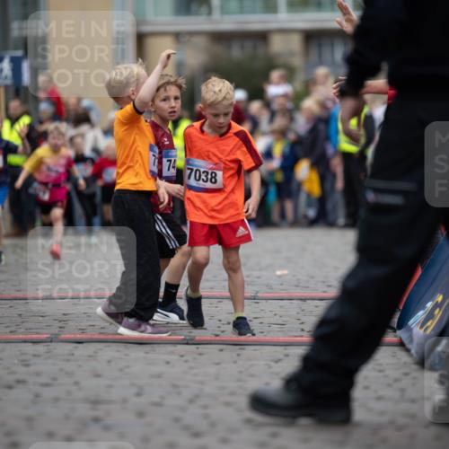 12.06.2026 - Holstenköstenlauf Michael Strokosch http://msf.ph/oto/9748408 12.06.2026 15:01:37 Laufen 7091, 74, 7038 meine-sportfotos.de