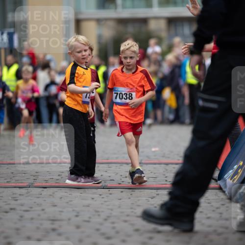 12.06.2026 - Holstenköstenlauf Michael Strokosch http://msf.ph/oto/9748409 12.06.2026 15:01:37 Laufen 7038, 7001 meine-sportfotos.de