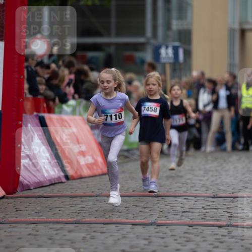 12.06.2026 - Holstenköstenlauf Michael Strokosch http://msf.ph/oto/9748504 12.06.2026 15:12:10 Laufen 7110, 7458, 7175 meine-sportfotos.de
