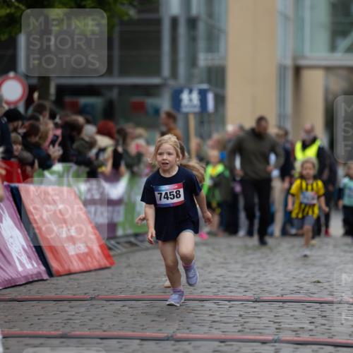 12.06.2026 - Holstenköstenlauf Michael Strokosch http://msf.ph/oto/9748507 12.06.2026 15:12:11 Laufen 7115, 7458 meine-sportfotos.de