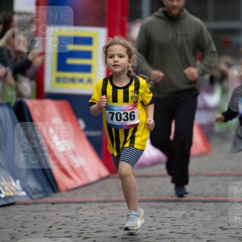12.06.2026 - Holstenköstenlauf Michael Strokosch http://msf.ph/oto/9748529 12.06.2026 15:12:19 Laufen 7036, 7100 meine-sportfotos.de