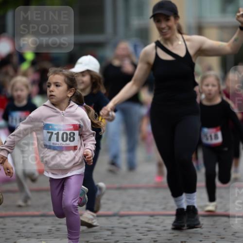 12.06.2026 - Holstenköstenlauf Michael Strokosch http://msf.ph/oto/9748546 12.06.2026 15:12:27 Laufen 36, 7035, 36, 7108, 518 meine-sportfotos.de