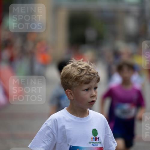 12.06.2026 - Holstenköstenlauf Michael Strokosch http://msf.ph/oto/9748674 12.06.2026 15:36:39 Laufen 36 meine-sportfotos.de