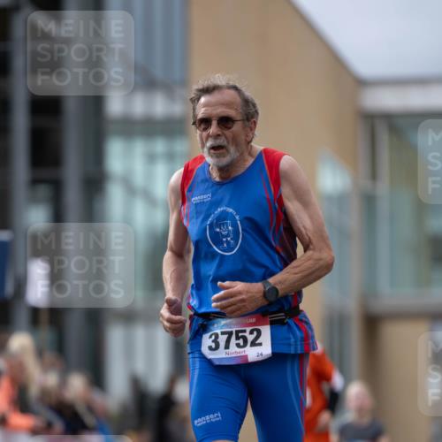 12.06.2026 - Holstenköstenlauf Michael Strokosch http://msf.ph/oto/9748923 12.06.2026 17:57:47 Laufen 3752, 24 meine-sportfotos.de