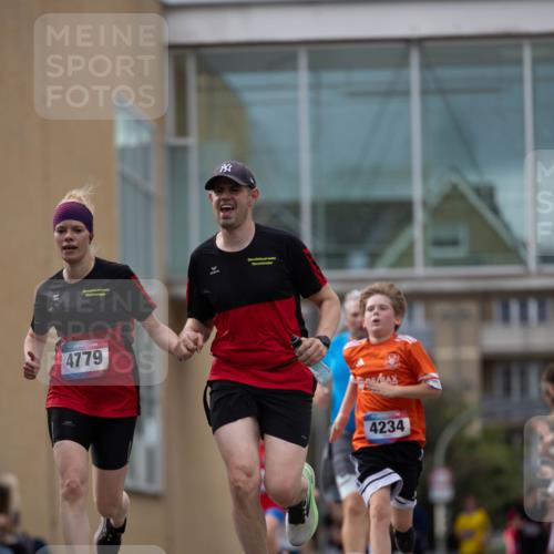 12.06.2026 - Holstenköstenlauf Michael Strokosch http://msf.ph/oto/9748948 12.06.2026 17:58:21 Laufen 4779, 4234 meine-sportfotos.de